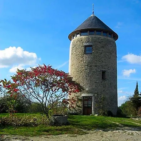 La Tour Du Moulin Geant-sejour Insolite