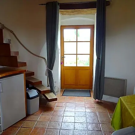 La Tour Du Moulin Geant-sejour Insolite 住宿加早餐酒店 Rochefort-sur-Loire