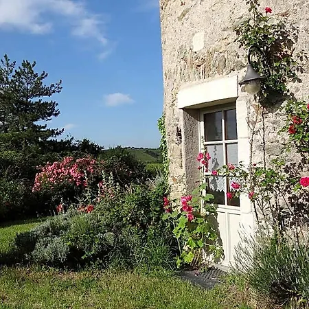 住宿加早餐酒店 La Tour Du Moulin Geant-sejour Insolite Rochefort-sur-Loire