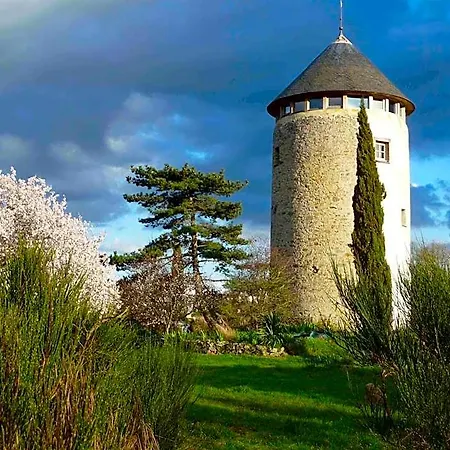 La Tour Du Moulin Geant-sejour Insolite Rochefort-sur-Loire
